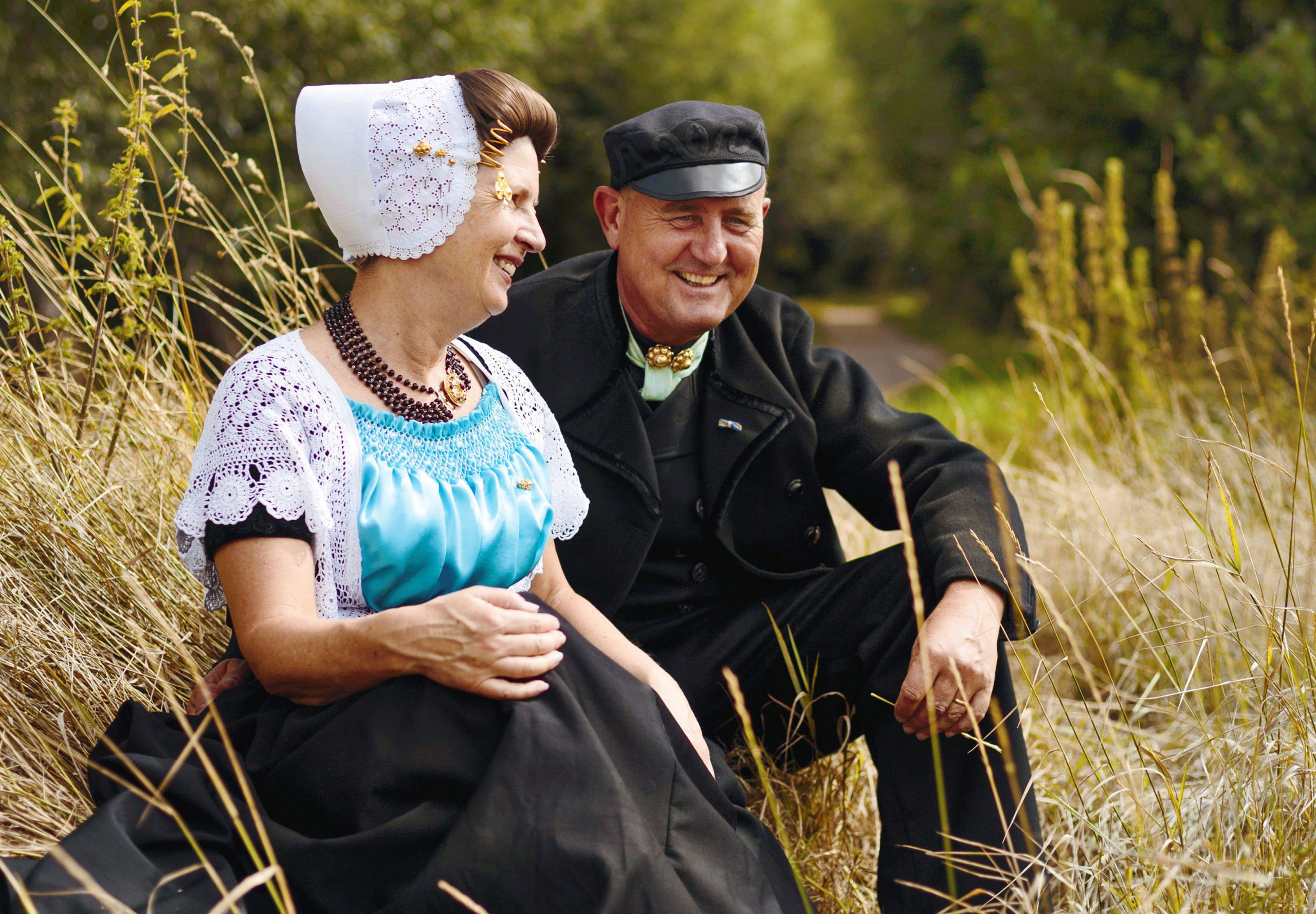 Anneke en Gerard Baal in Zeeuwse klederdracht.