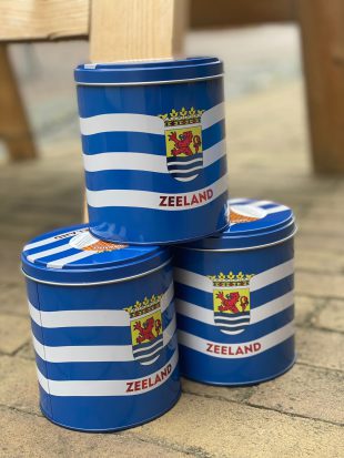 Stroopwafels in zeeuwse vlag blik